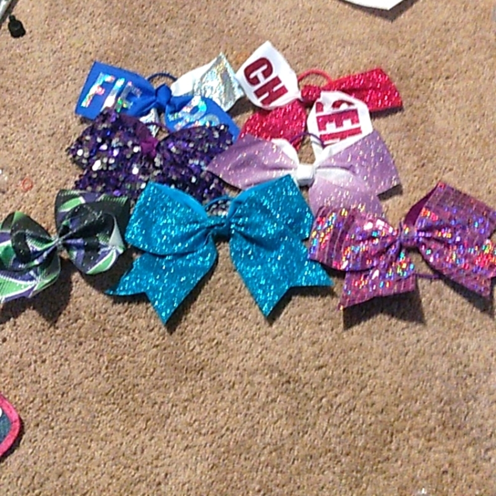 Cheer bows